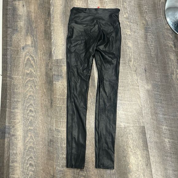 Spanx faux leather/shiny pants size small - Picture 3 of 3